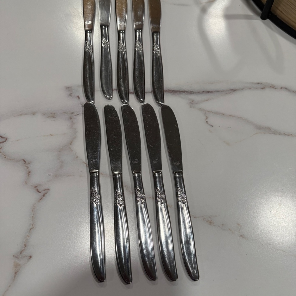 10 Piece Montgomery Ward MWCO Grape Stainless Steel Flatware - Picture 3 of 8
